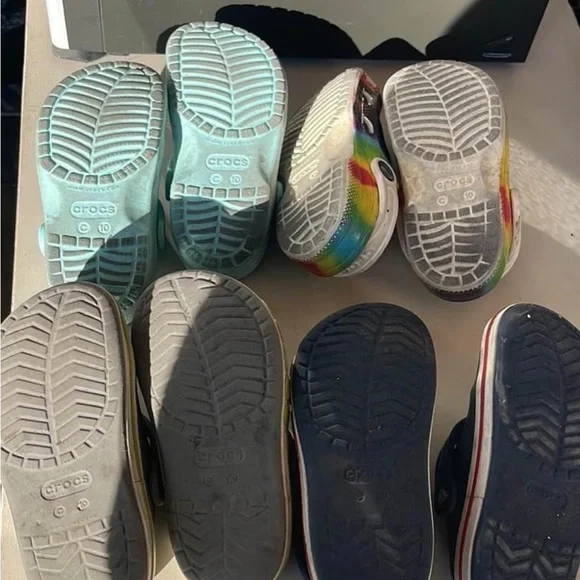 Crocs little kid size 10 - four unisex pairs - Picture 2 of 2
